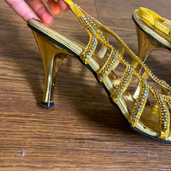 Heel color gold size 7 - Picture 2 of 4